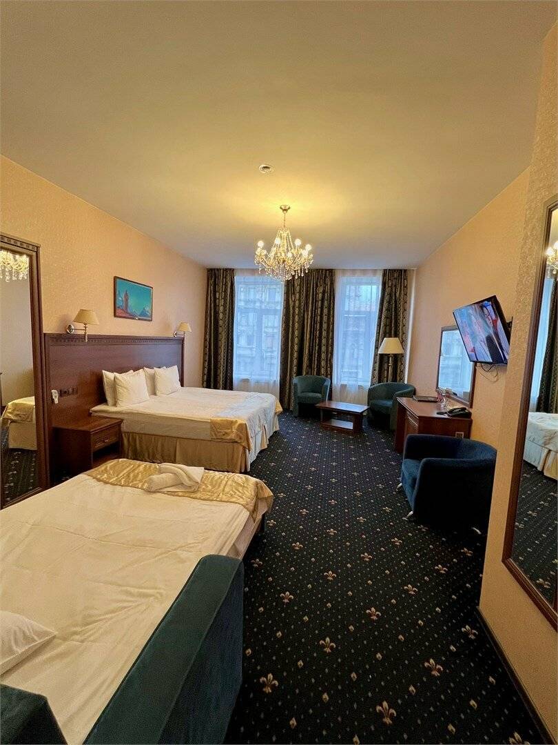 Фотографии номера Двухместный улучшенный номер с видом на Невский проспект в Гостинице Агни Санкт-Петербург