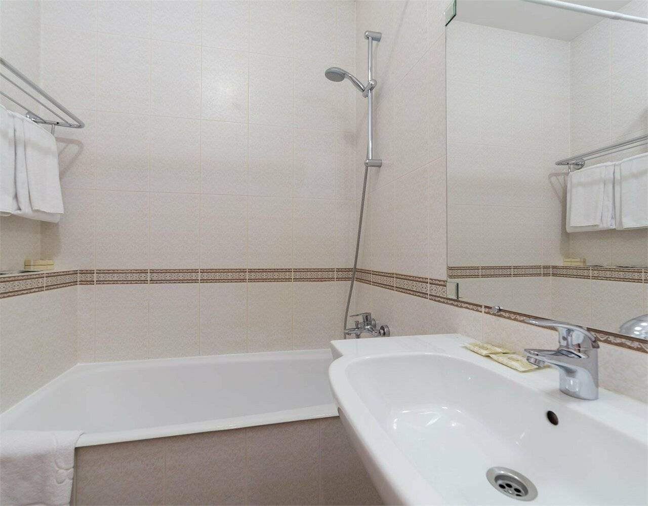 Фотографии номера Стандартный двухместный номер с двумя раздельными кроватями в Гостинице Агни Санкт-Петербург